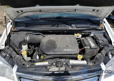 2012 Chrysler Town & Country Touring z USA, uszkodzony, nr VIN 2C4RC1BG8CR226800